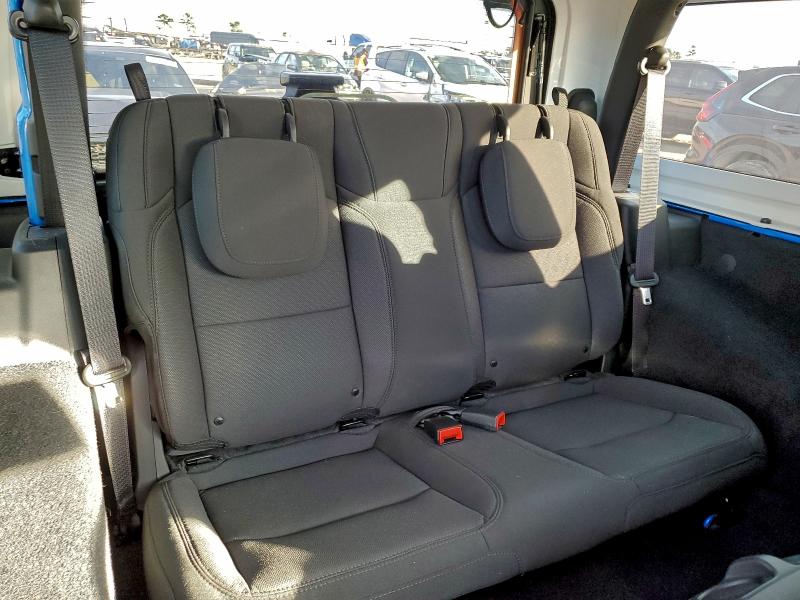 Фото 10 - JEEP WRANGLER