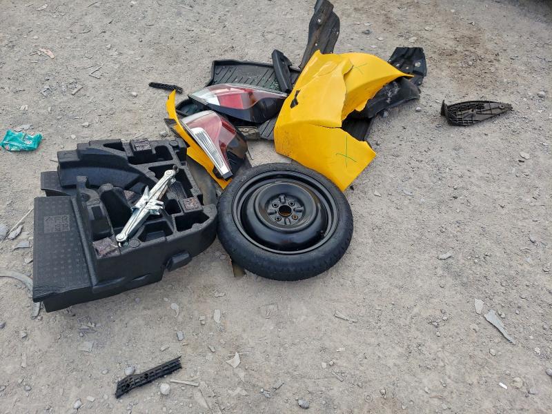 Фото 13 - TOYOTA PRIUS