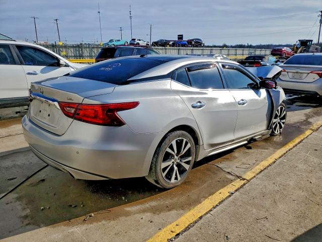 Фото 3 - NISSAN MAXIMA