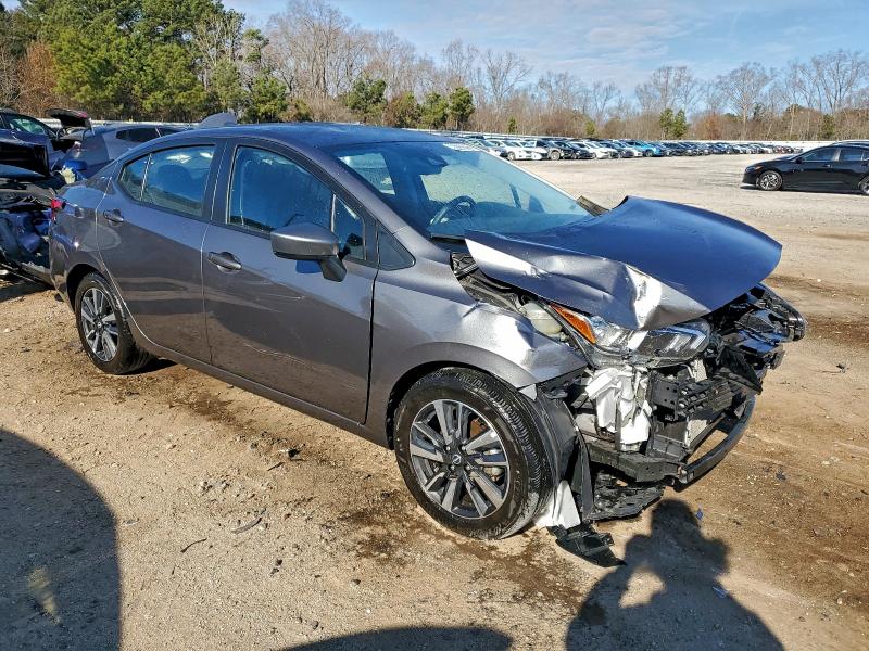 Фото 4 - NISSAN VERSA