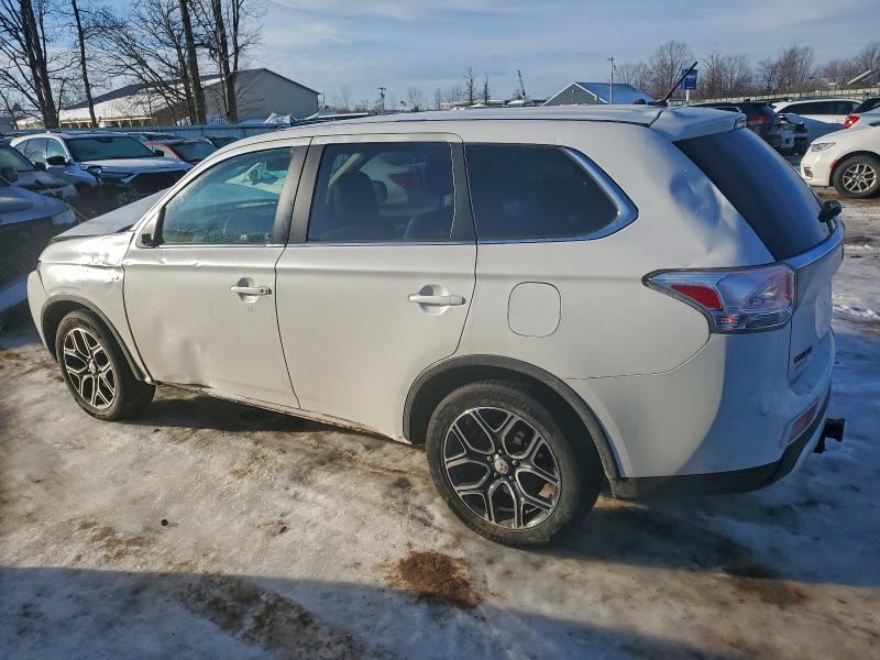 Фото 2 - MITSUBISHI OUTLANDER