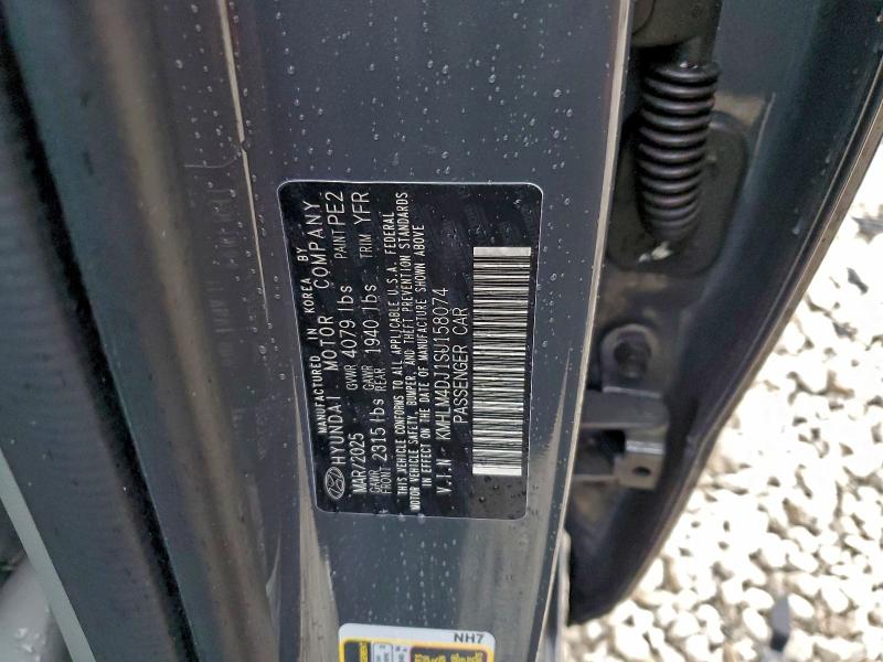 Фото 12 - HYUNDAI ELANTRA