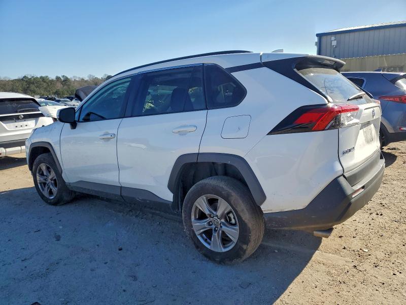 Фото 2 - TOYOTA RAV4