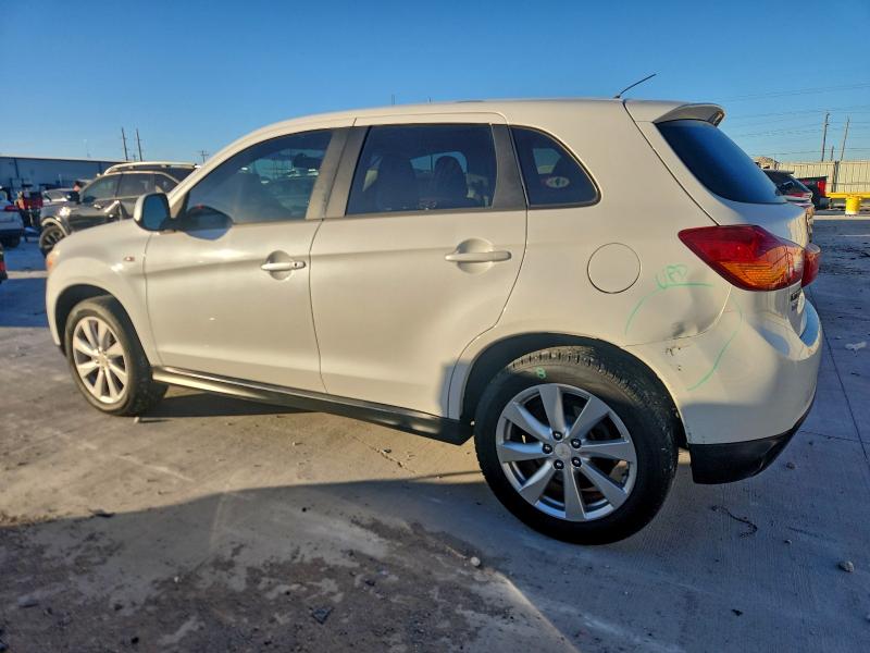 Фото 2 - MITSUBISHI OUTLANDER