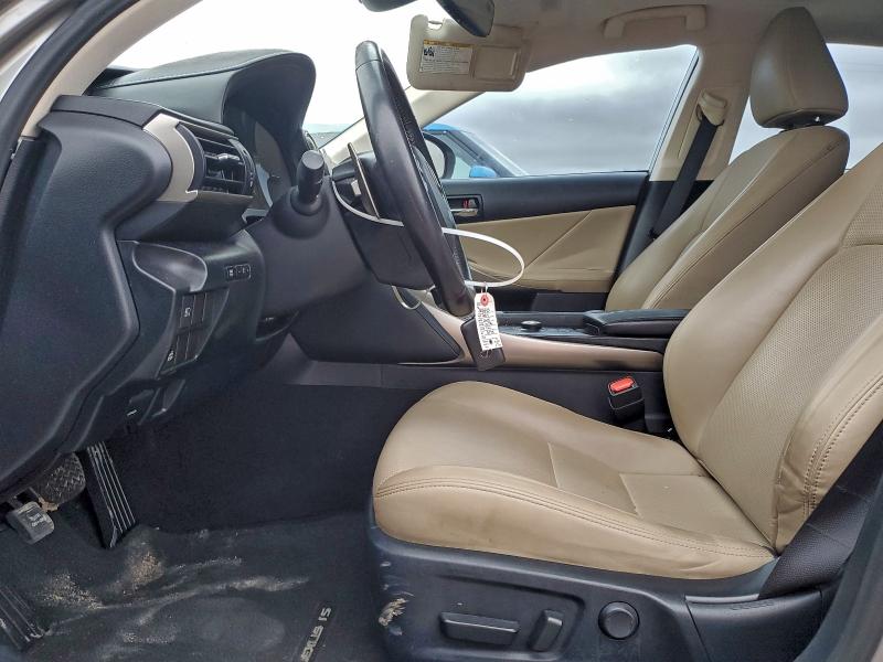 Фото 7 - LEXUS IS