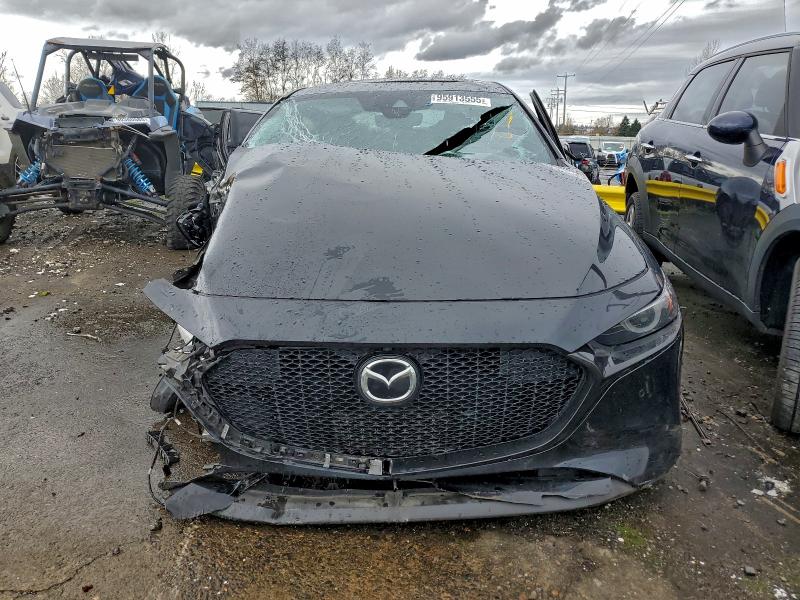 Фото 5 - MAZDA 3