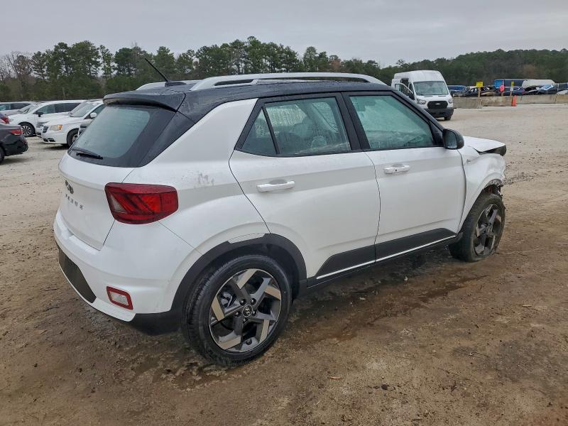 Фото 3 - HYUNDAI VENUE