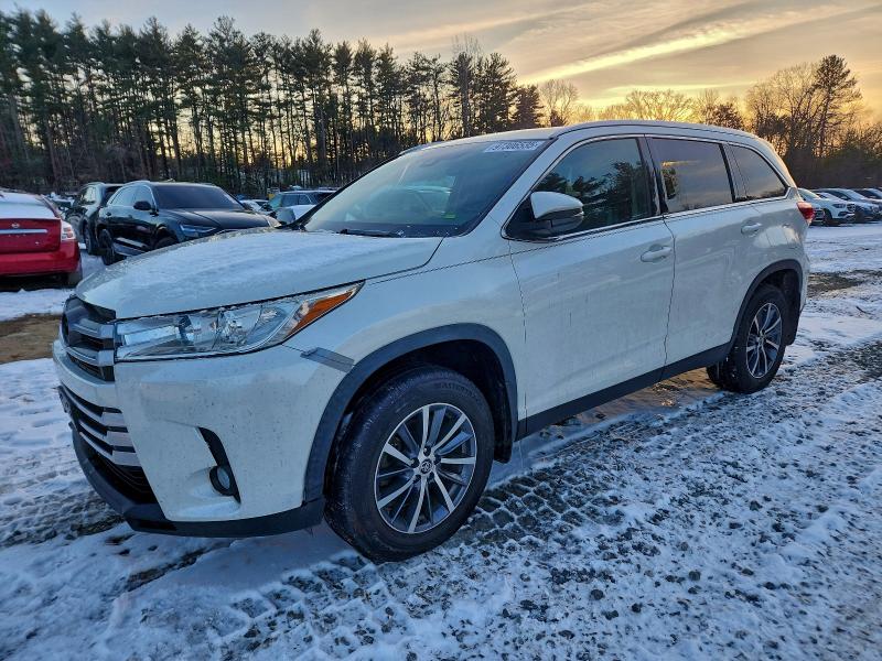 Фото 1 - TOYOTA HIGHLANDER