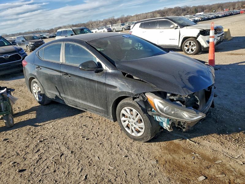 Фото 4 - HYUNDAI ELANTRA