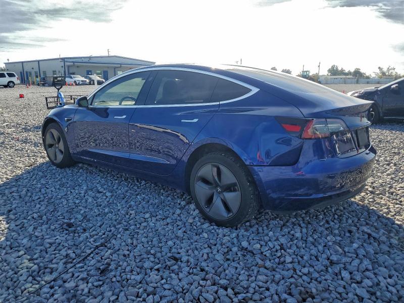 Фото 2 - TESLA MODEL 3