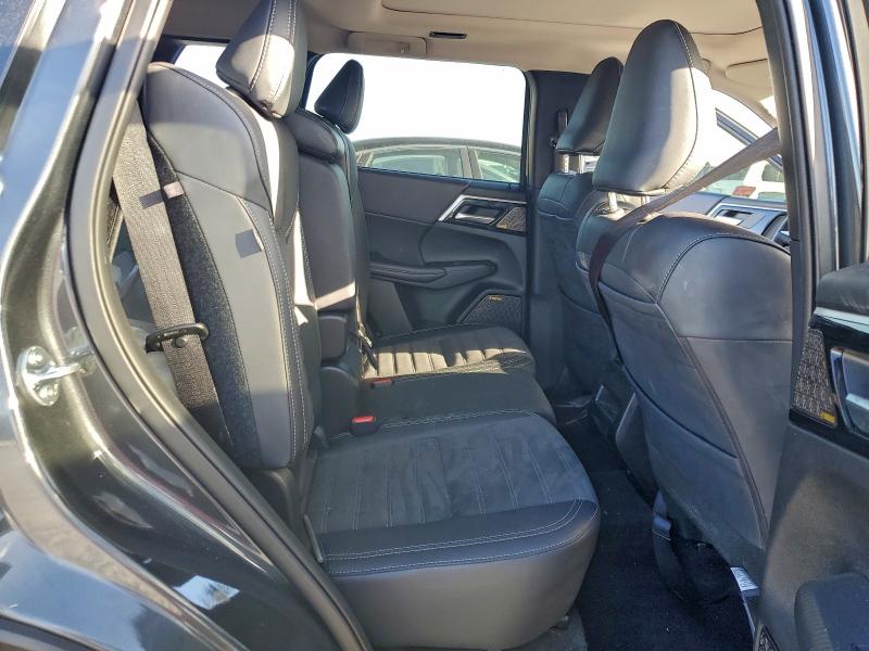 Фото 11 - MITSUBISHI OUTLANDER