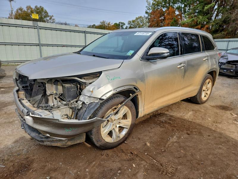 Фото 1 - TOYOTA HIGHLANDER