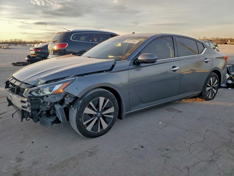 Фото 1 - NISSAN ALTIMA