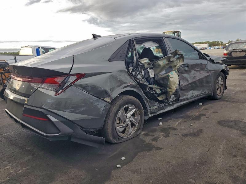 Фото 3 - HYUNDAI ELANTRA