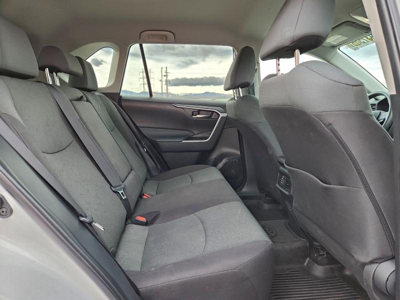 Фото 11 - TOYOTA RAV4