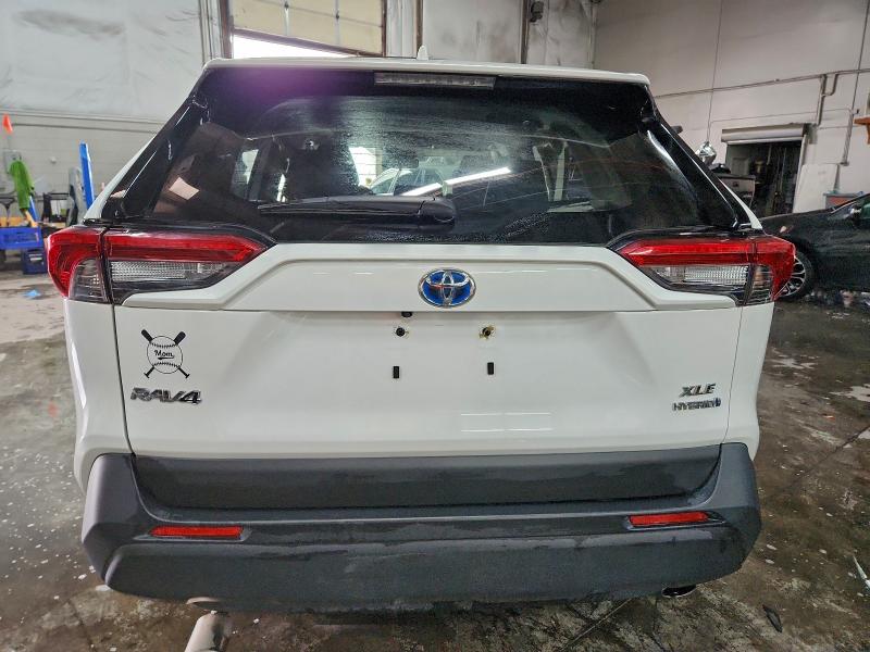 Фото 6 - TOYOTA RAV4