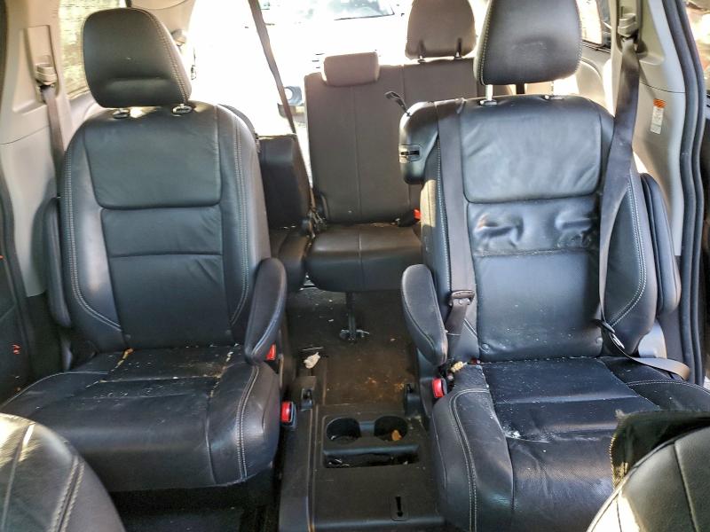 Фото 10 - TOYOTA SIENNA