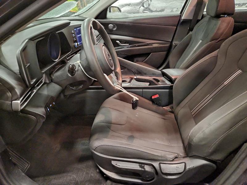 Фото 7 - HYUNDAI ELANTRA