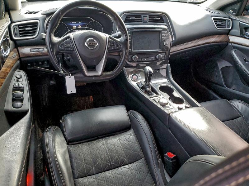 Фото 8 - NISSAN MAXIMA