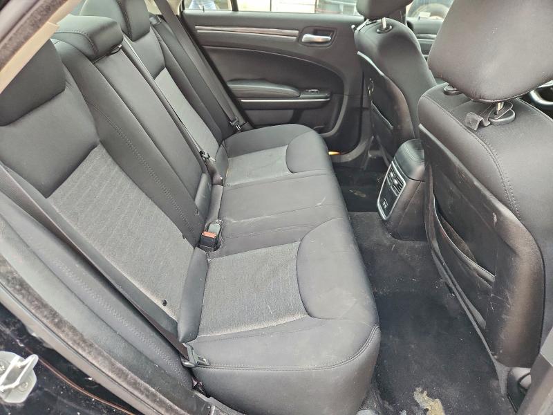 Фото 10 - CHRYSLER 300