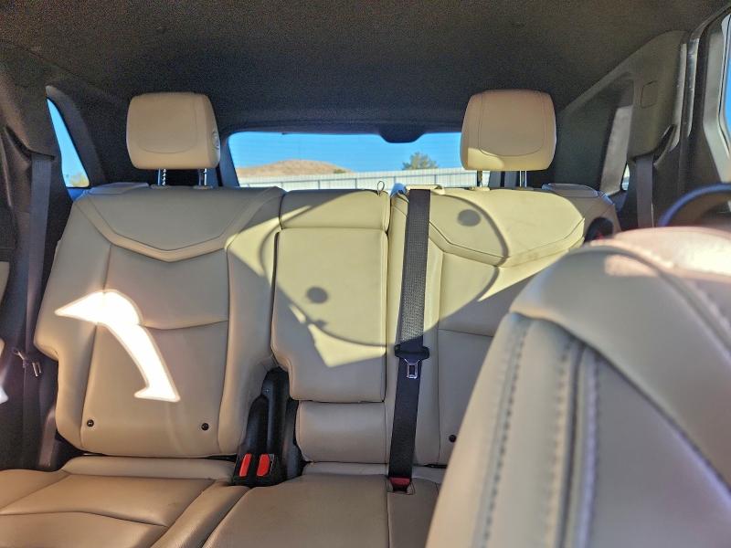 Фото 10 - CADILLAC XT5