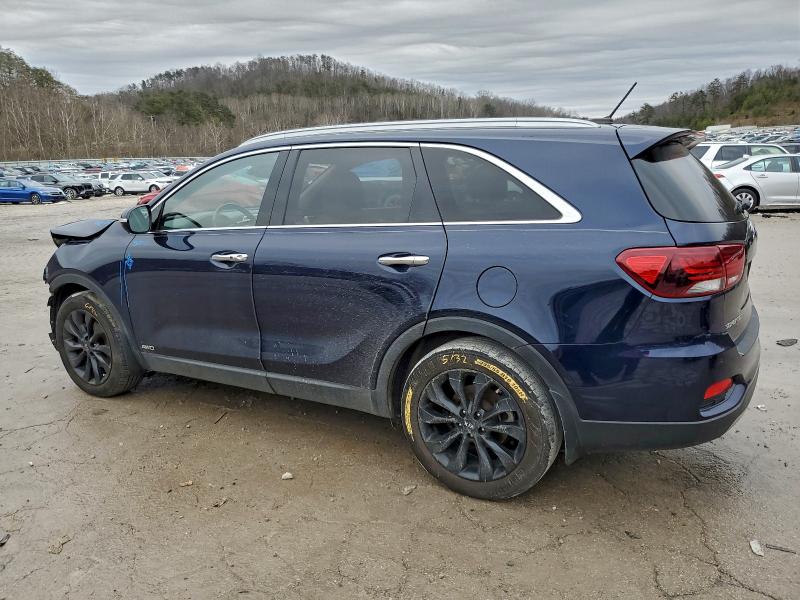 Фото 2 - KIA SORENTO