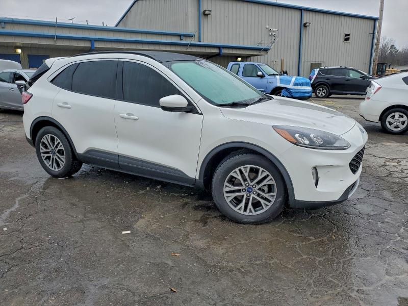 Фото 4 - FORD ESCAPE