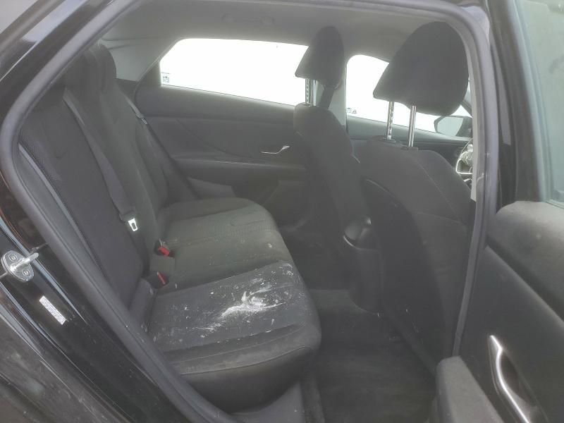 Фото 10 - HYUNDAI ELANTRA