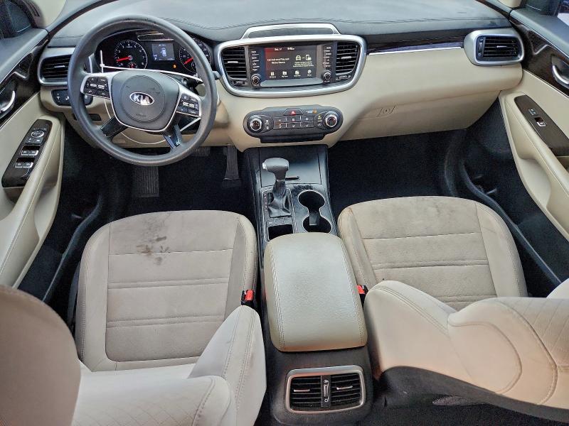 Фото 8 - KIA SORENTO