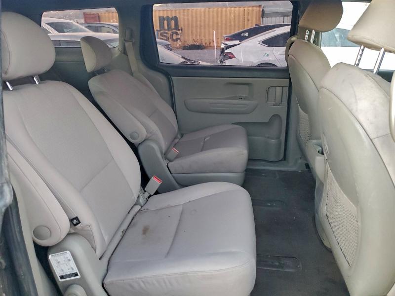 Фото 11 - KIA SEDONA