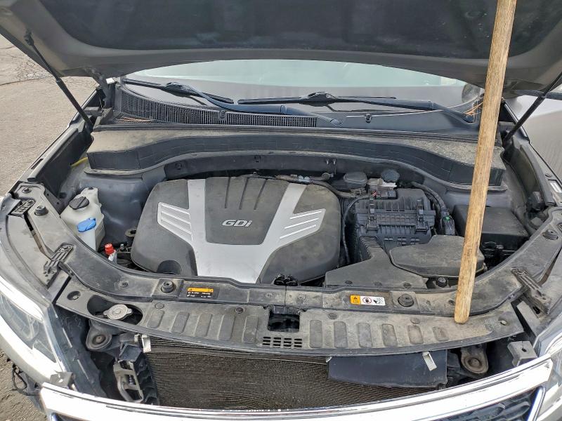 Фото 12 - KIA SORENTO