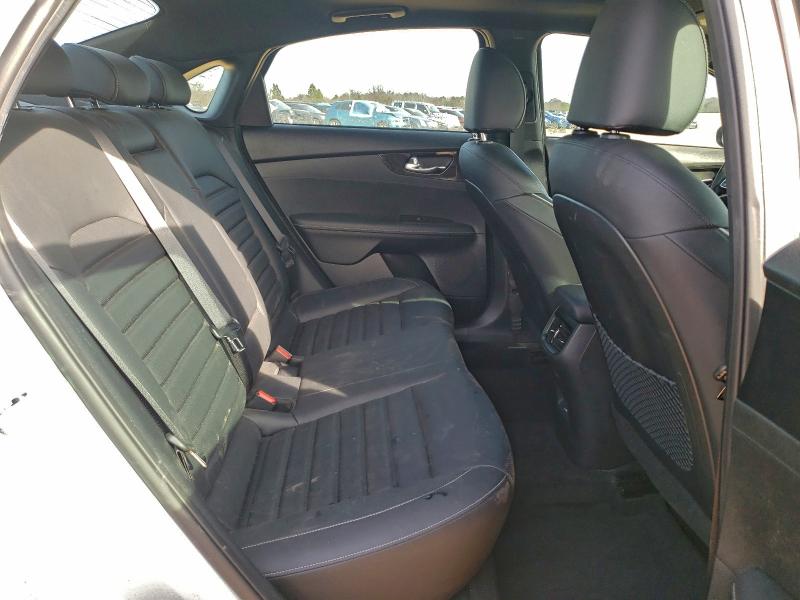 Фото 10 - KIA FORTE