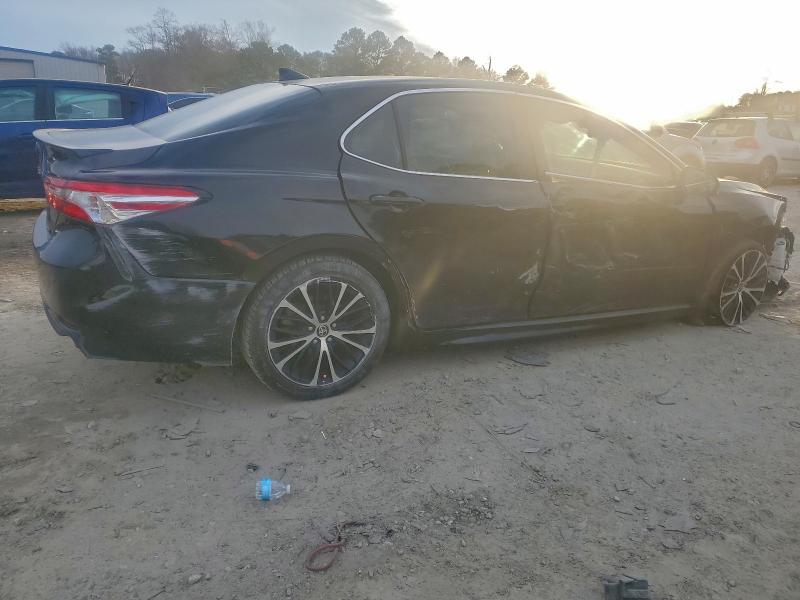 Фото 3 - TOYOTA CAMRY