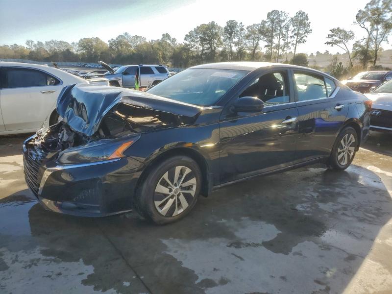 Фото 1 - NISSAN ALTIMA