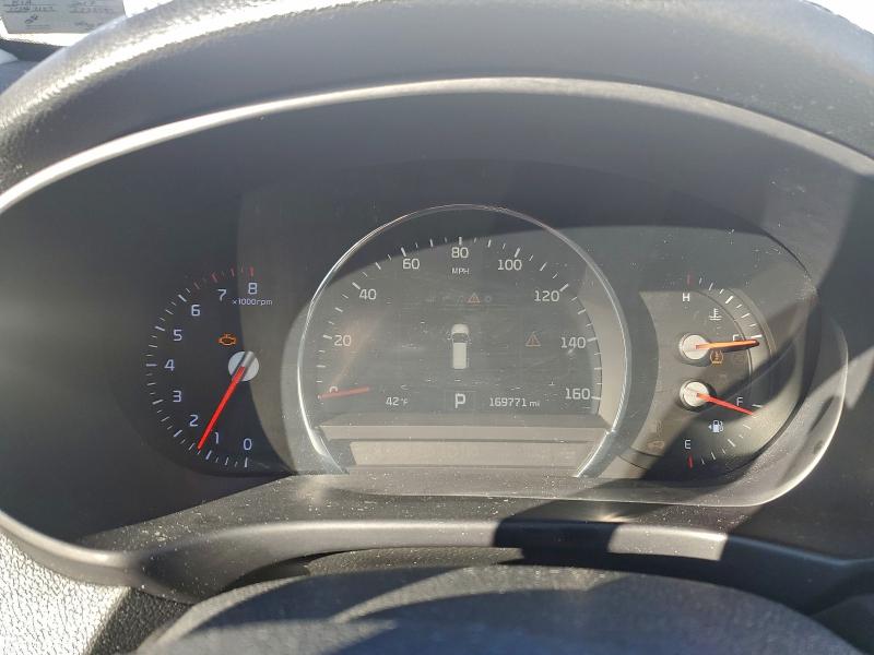 Фото 9 - KIA SORENTO