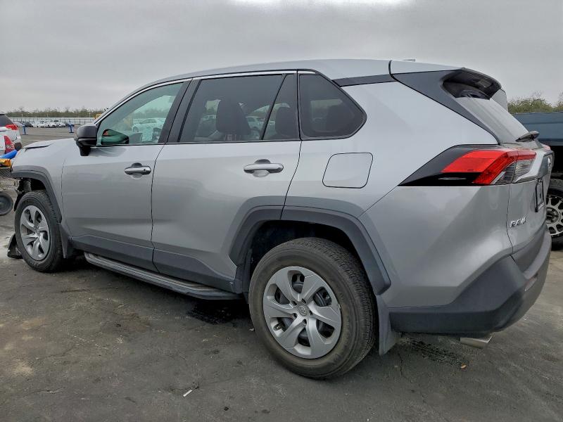 Фото 2 - TOYOTA RAV4