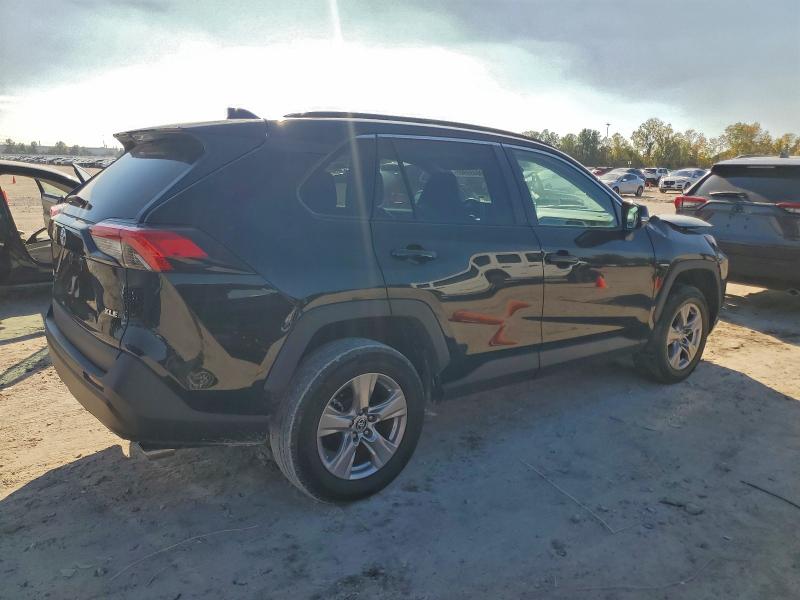 Фото 3 - TOYOTA RAV4