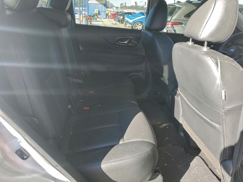 Фото 10 - NISSAN ROGUE