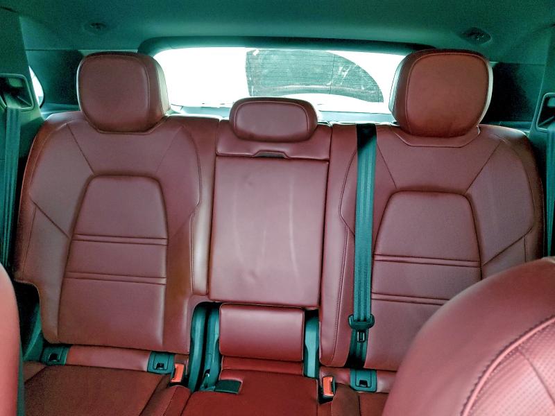 Фото 10 - PORSCHE CAYENNE