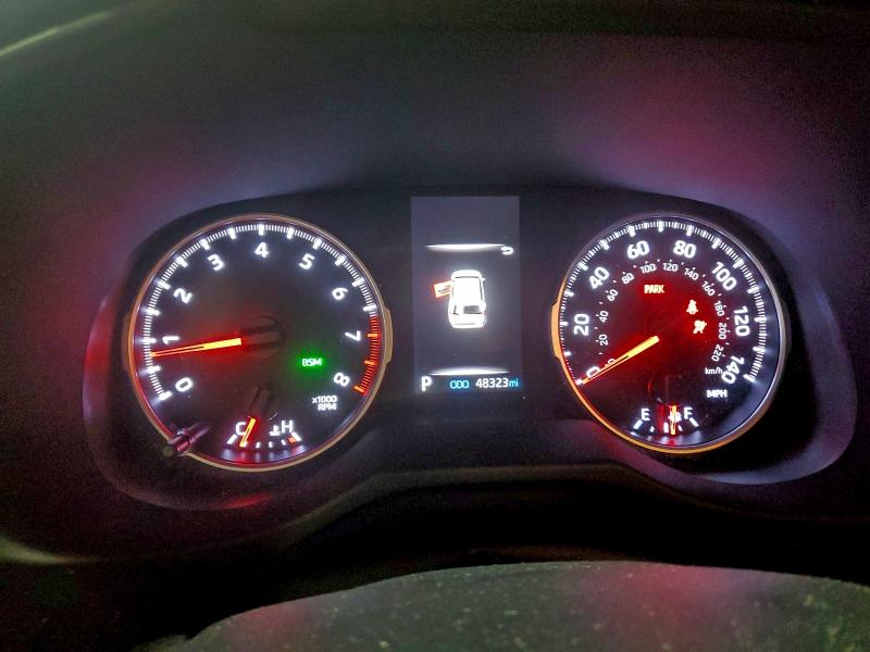 Фото 9 - TOYOTA RAV4