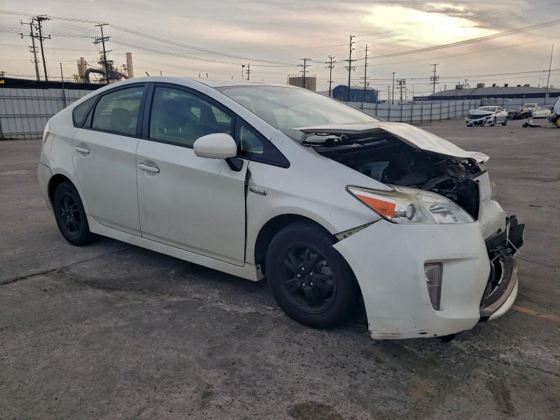 Фото 4 - TOYOTA PRIUS