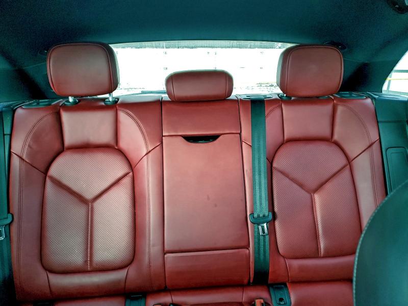 Фото 10 - PORSCHE MACAN