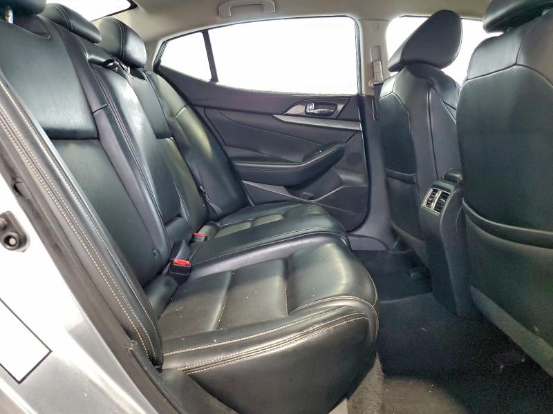 Фото 10 - NISSAN MAXIMA