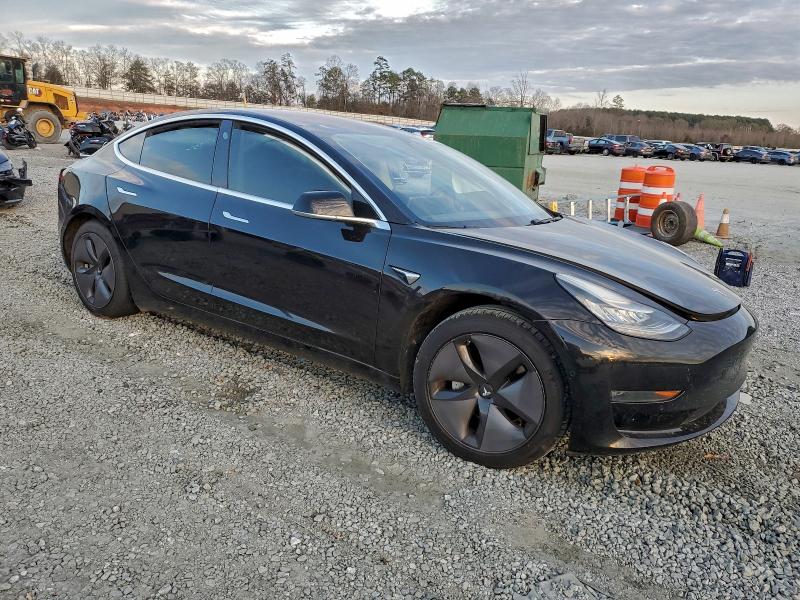 Фото 4 - TESLA MODEL 3
