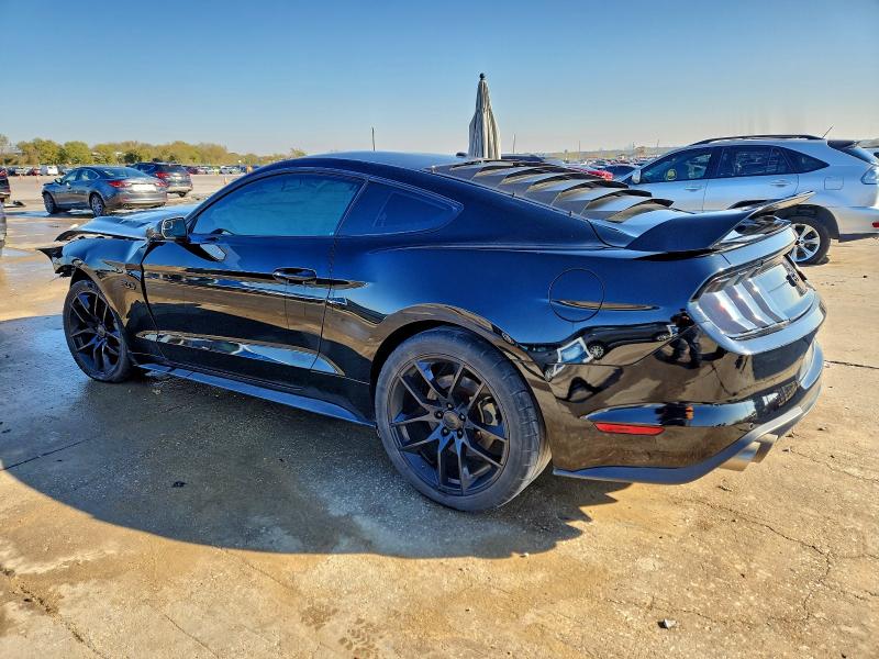 Фото 2 - FORD MUSTANG