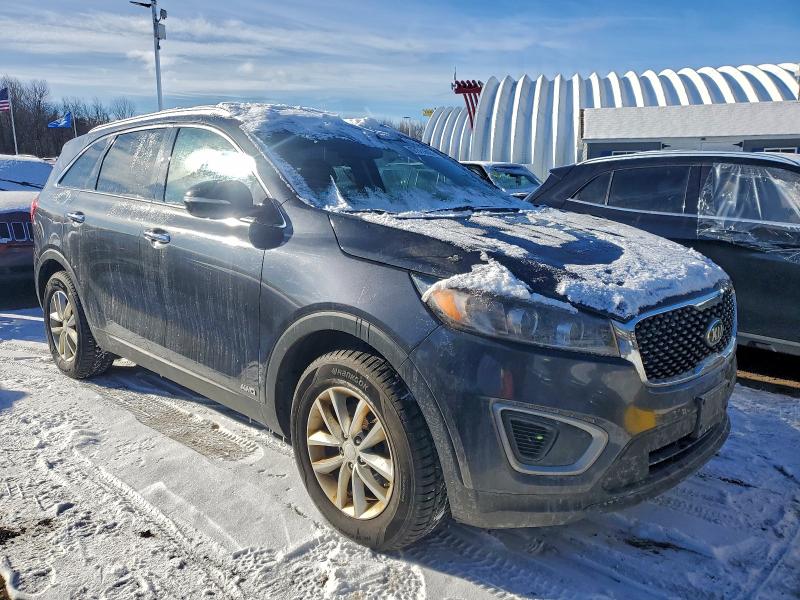 Фото 4 - KIA SORENTO