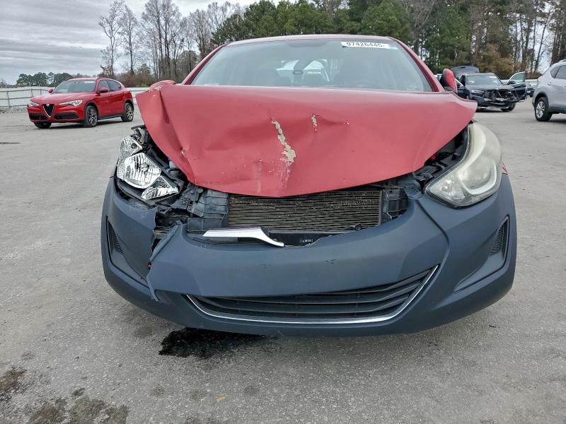 Фото 5 - HYUNDAI ELANTRA