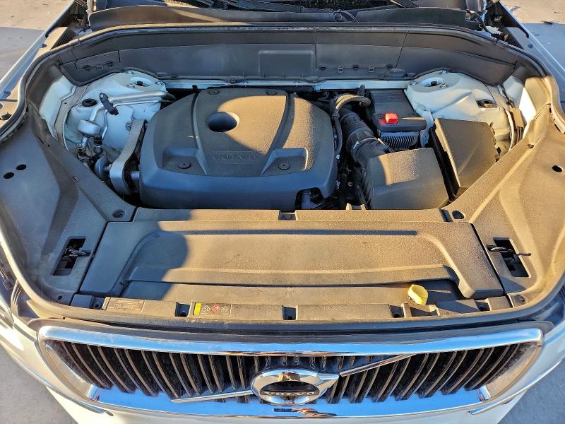 Фото 12 - VOLVO XC90