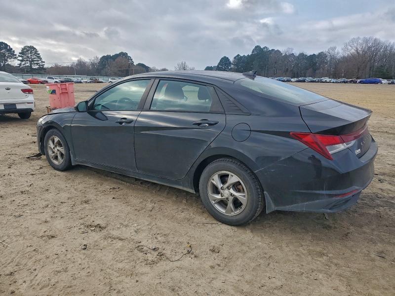 Фото 2 - HYUNDAI ELANTRA