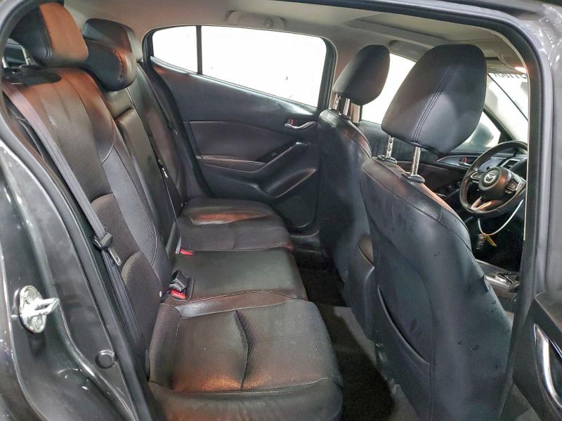 Фото 10 - MAZDA 3